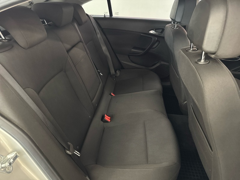 Opel Insignia vaihtoauto