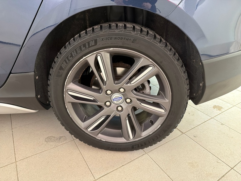 Volvo V40 Cross Country vaihtoauto