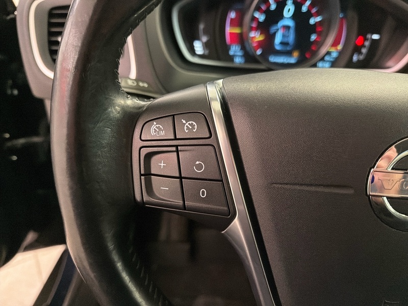 Volvo V40 Cross Country vaihtoauto