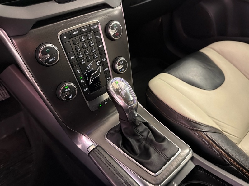 Volvo V40 Cross Country vaihtoauto