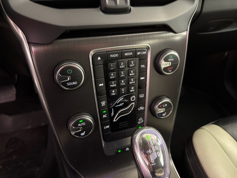 Volvo V40 Cross Country vaihtoauto