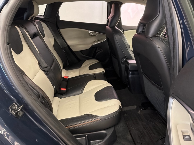 Volvo V40 Cross Country vaihtoauto