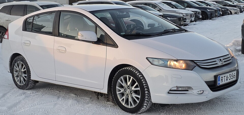 Honda Insight vaihtoauto