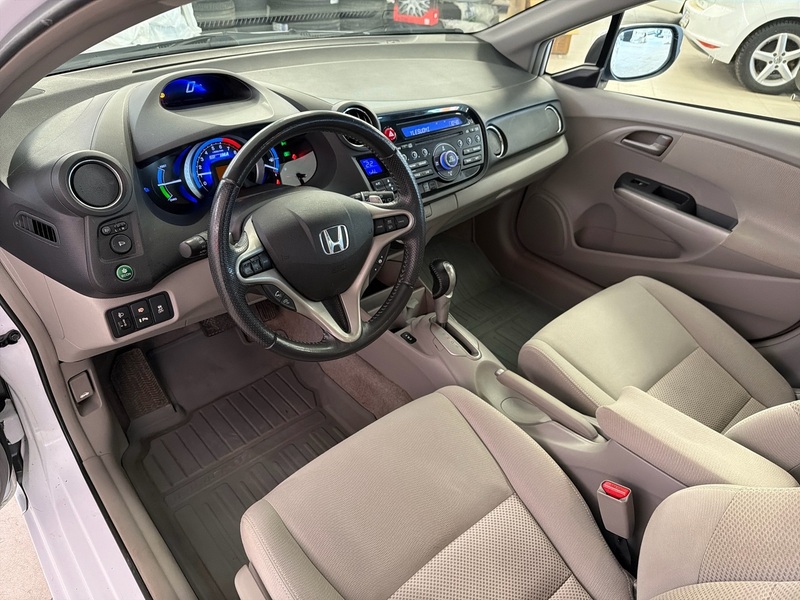 Honda Insight vaihtoauto