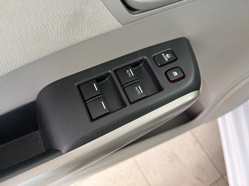 Honda Insight vaihtoauto