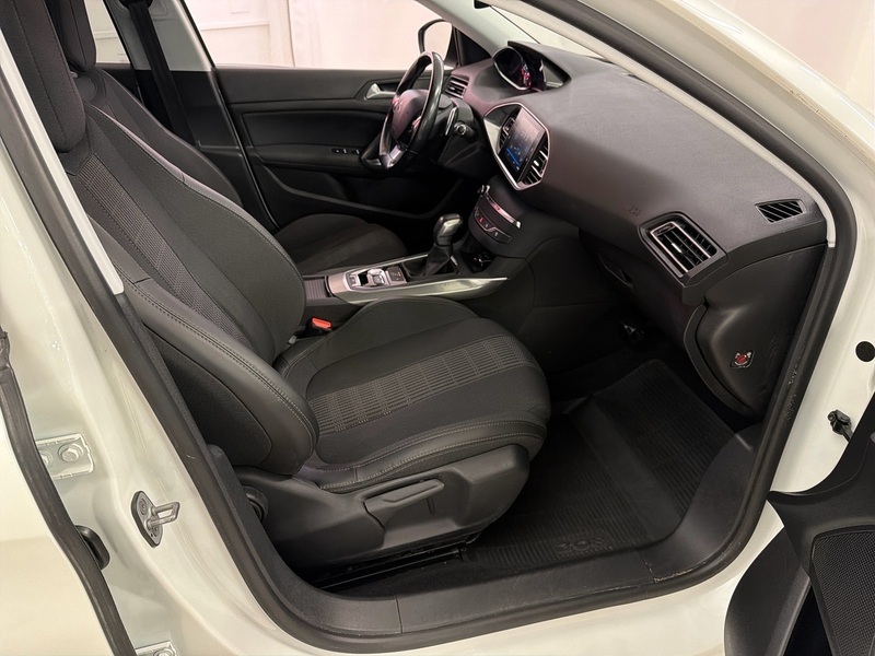 Peugeot 308 vaihtoauto