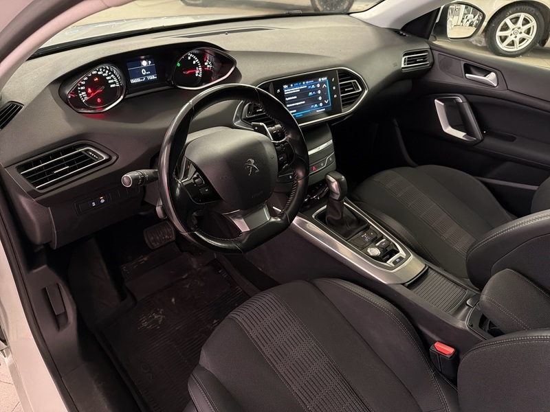 Peugeot 308 vaihtoauto