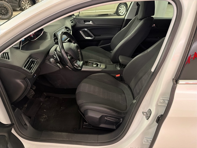 Peugeot 308 vaihtoauto