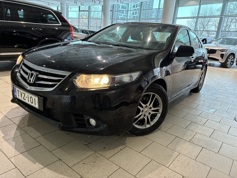 Honda Accord vaihtoauto