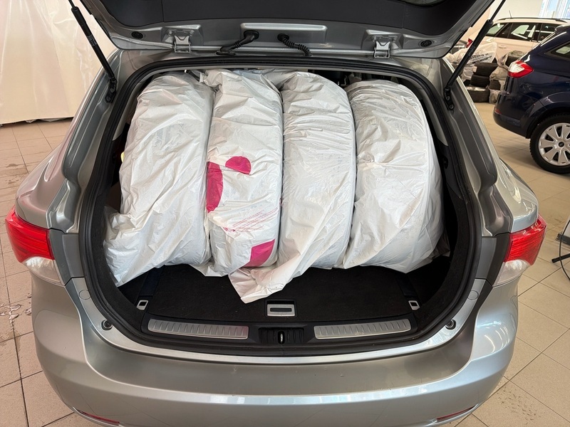 Toyota Avensis vaihtoauto