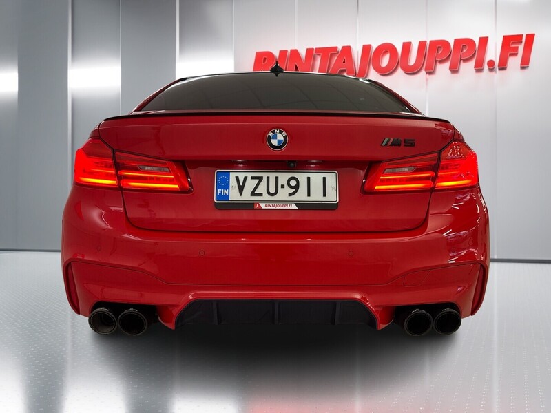BMW M5 vaihtoauto