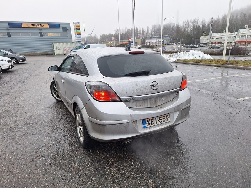 Opel Astra vaihtoauto