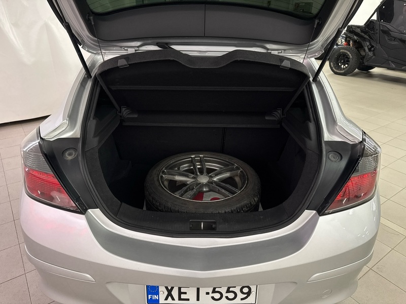 Opel Astra vaihtoauto