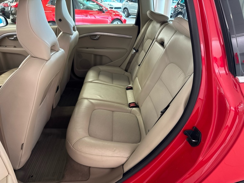 Volvo V70 vaihtoauto