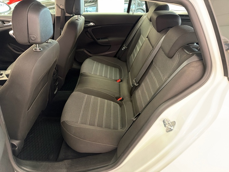 Opel Insignia vaihtoauto