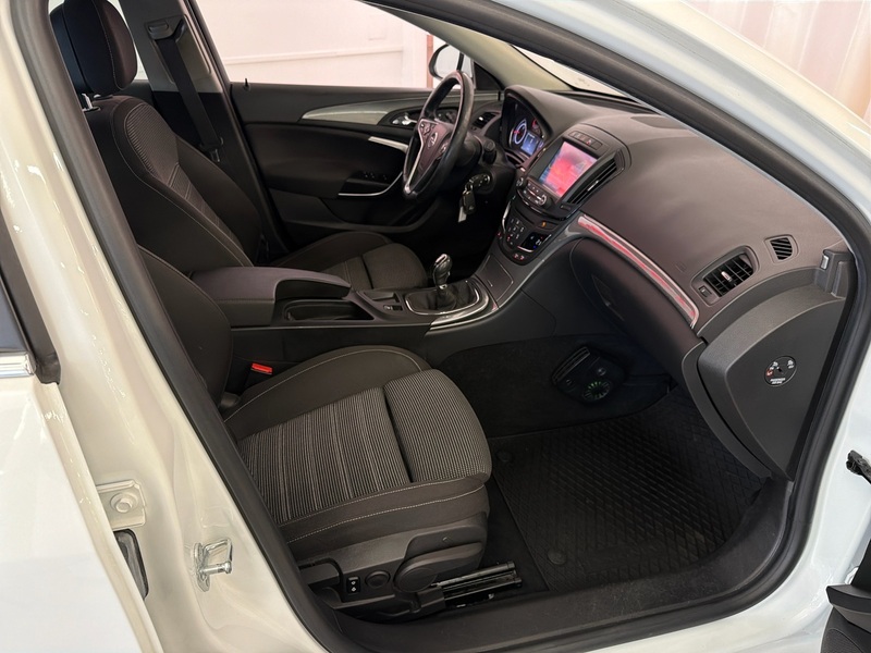 Opel Insignia vaihtoauto