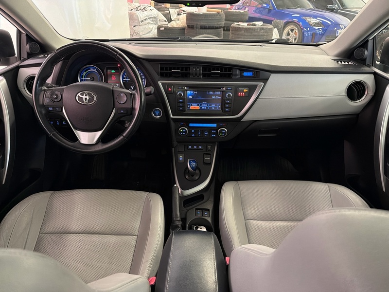 Toyota Auris vaihtoauto