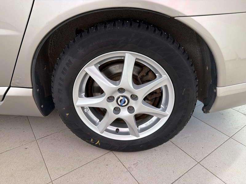 Volvo V70 vaihtoauto