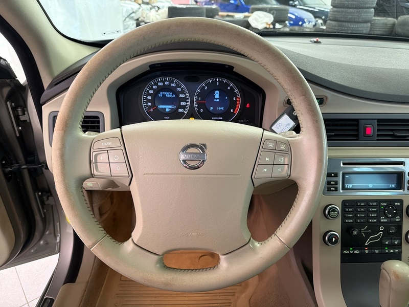 Volvo V70 vaihtoauto