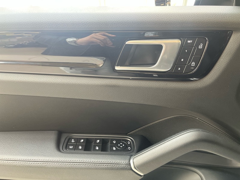 Porsche Cayenne vaihtoauto