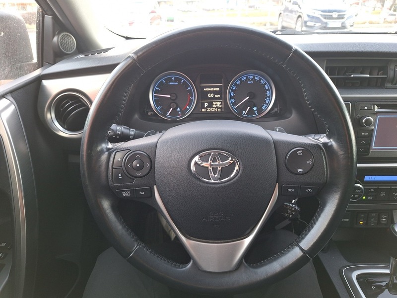 Toyota Auris vaihtoauto