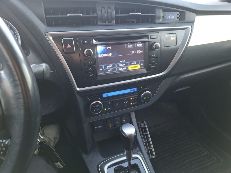 Toyota Auris vaihtoauto