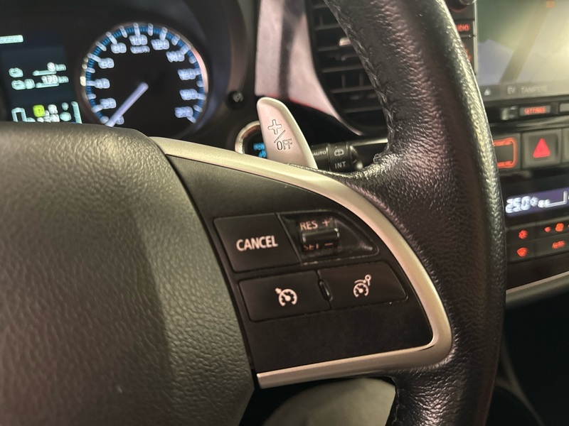 Mitsubishi Outlander PHEV vaihtoauto