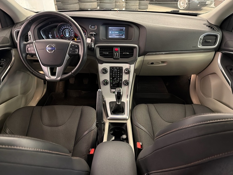 Volvo V40 Cross Country vaihtoauto