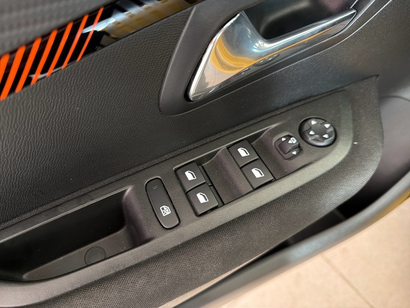 Peugeot 208 vaihtoauto