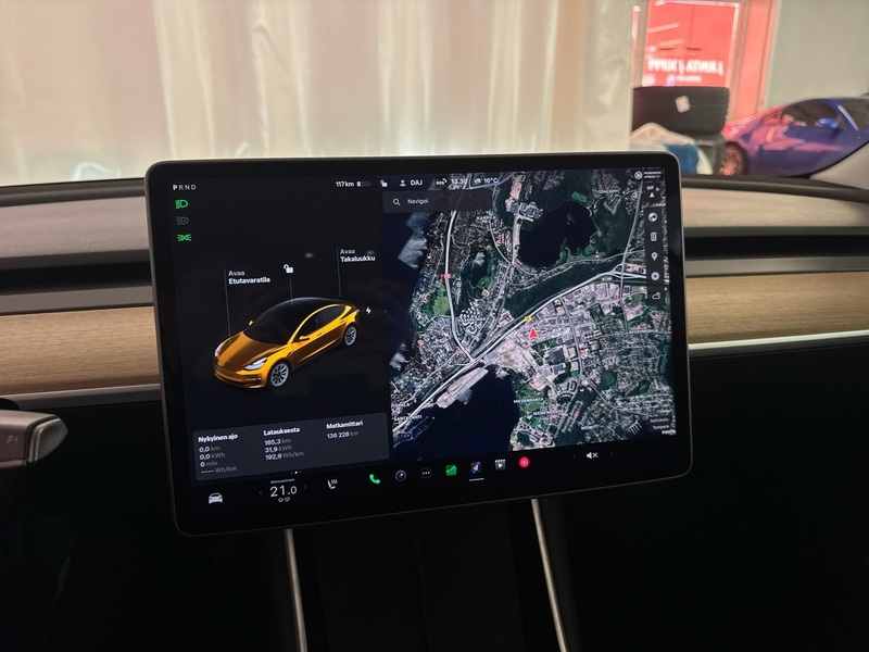 Tesla Model 3 vaihtoauto