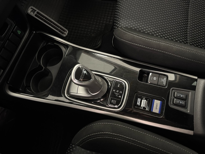 Mitsubishi Outlander PHEV vaihtoauto