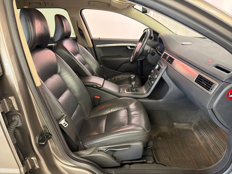 Volvo V70 vaihtoauto