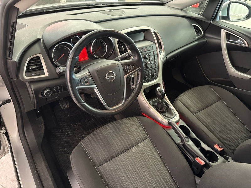 Opel Astra vaihtoauto