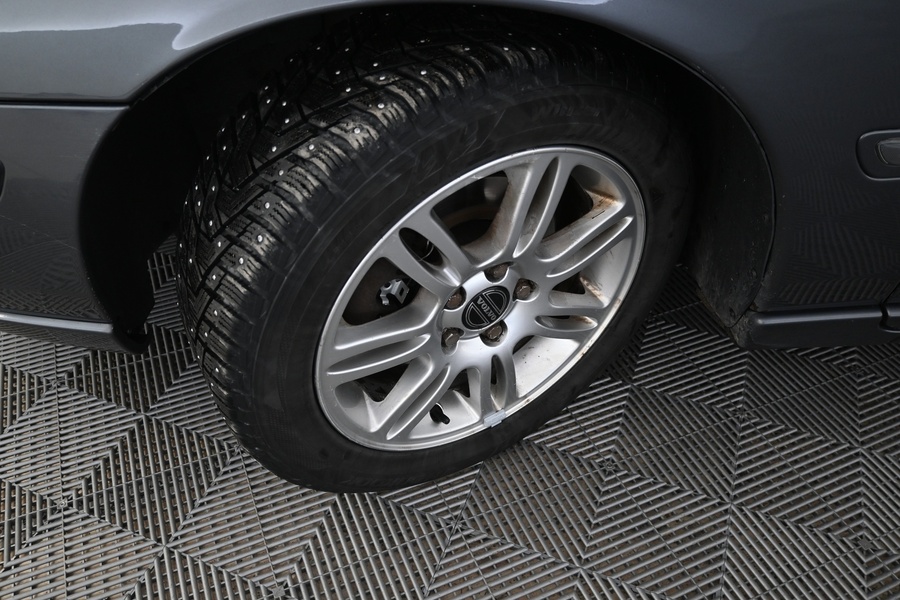 Volvo V70 vaihtoauto