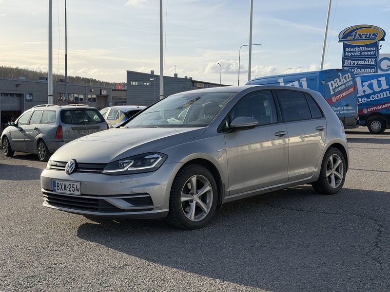 Volkswagen Golf vaihtoauto