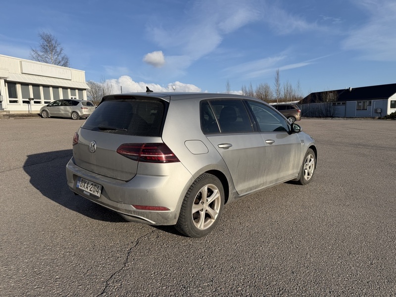 Volkswagen Golf vaihtoauto