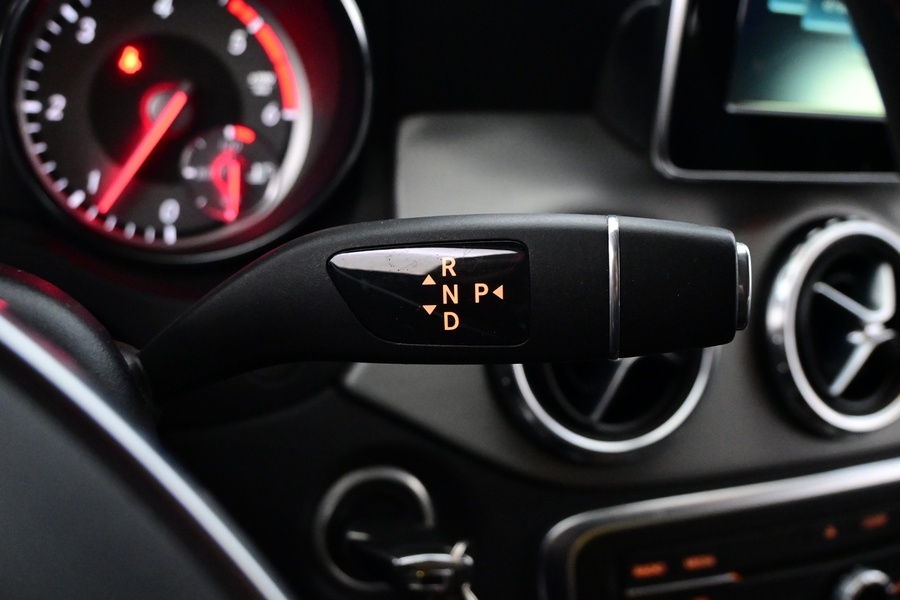 Mercedes-Benz GLA vaihtoauto