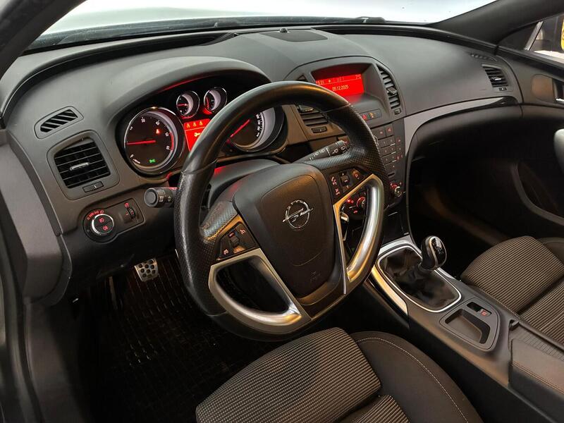 Opel Insignia vaihtoauto