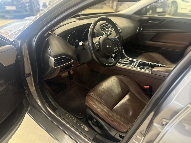Jaguar XE vaihtoauto