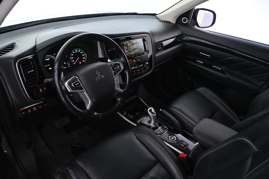 Mitsubishi Outlander PHEV vaihtoauto