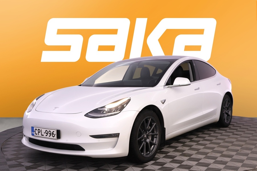 Tesla Model 3 vaihtoauto