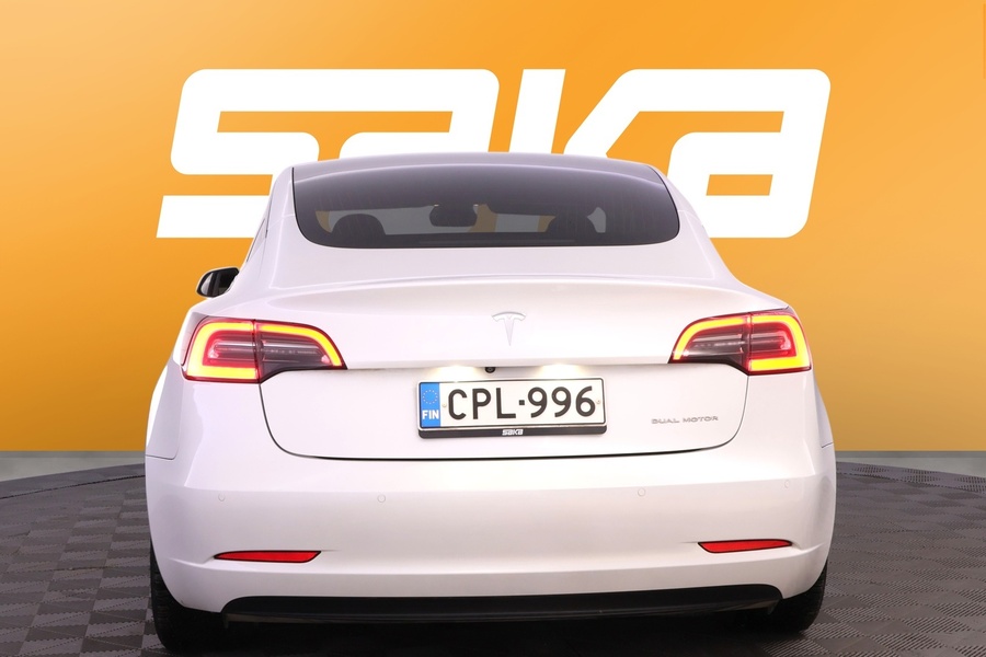 Tesla Model 3 vaihtoauto