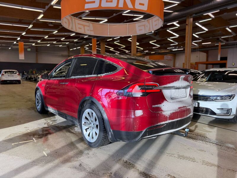 Tesla Model X vaihtoauto