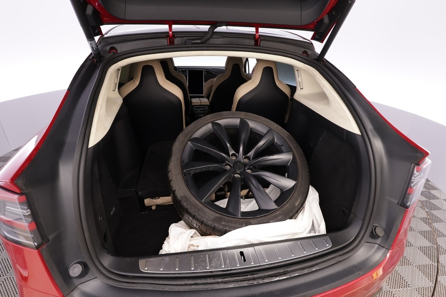 Tesla Model X vaihtoauto