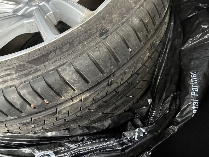 Tesla Model S vaihtoauto