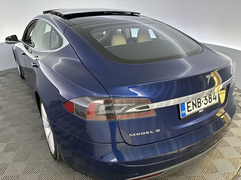 Tesla Model S vaihtoauto