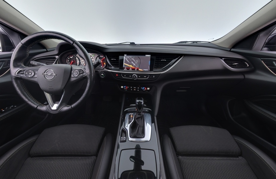 Opel Insignia vaihtoauto