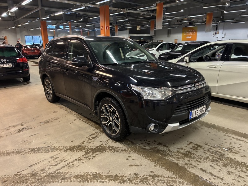 Mitsubishi Outlander PHEV vaihtoauto
