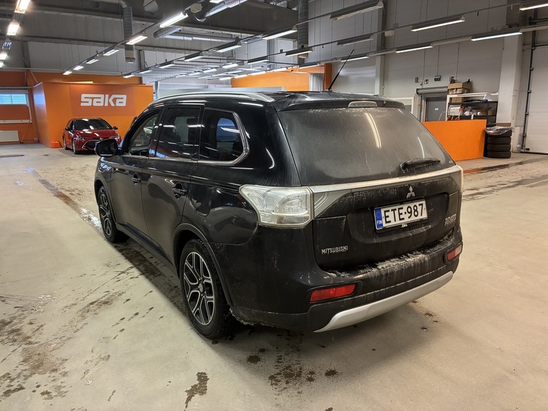 Mitsubishi Outlander PHEV vaihtoauto