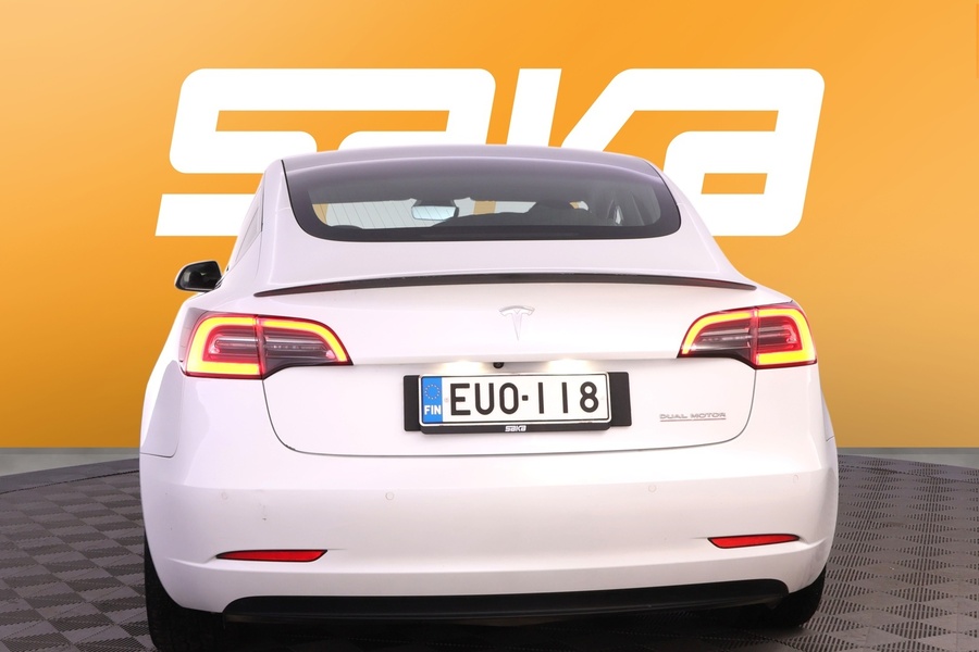 Tesla Model 3 vaihtoauto